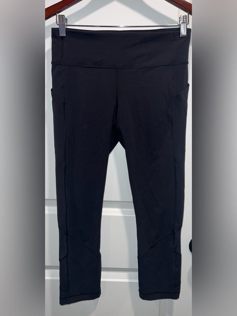 lululemon athletica Women’s Pace Rival
Crop Leggings in Black Size 6